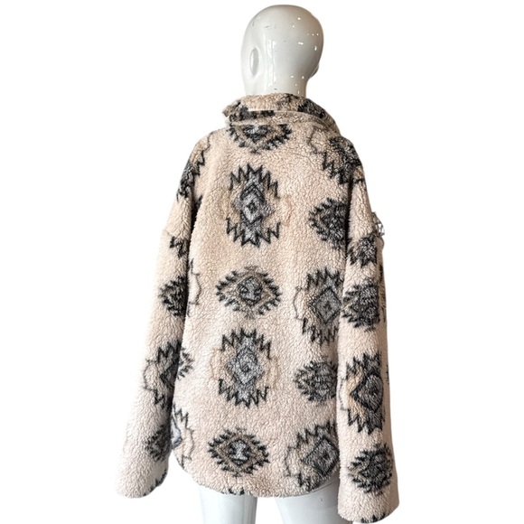 Thread & Supply Mojave Desert Aztec Ivory & Grey Sherpa Teddy Jacket Size M - Picture 6 of 15